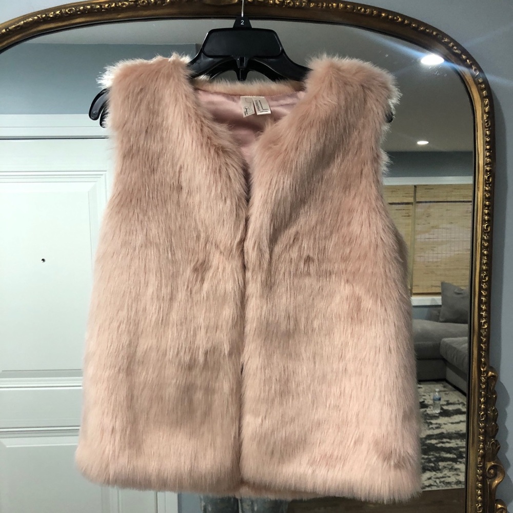 Blush Pink Vest - Picture 2 of 6